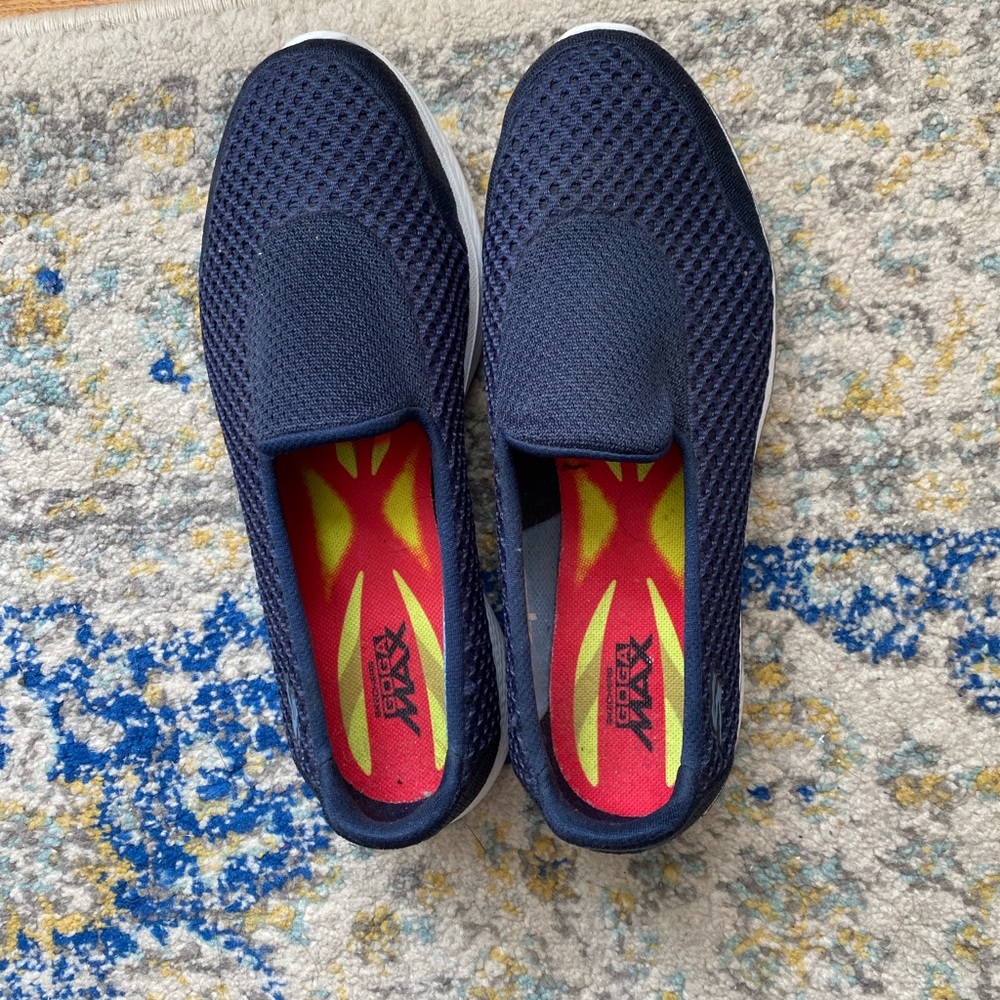 Navy blue Skechers Slip-on Sneakers